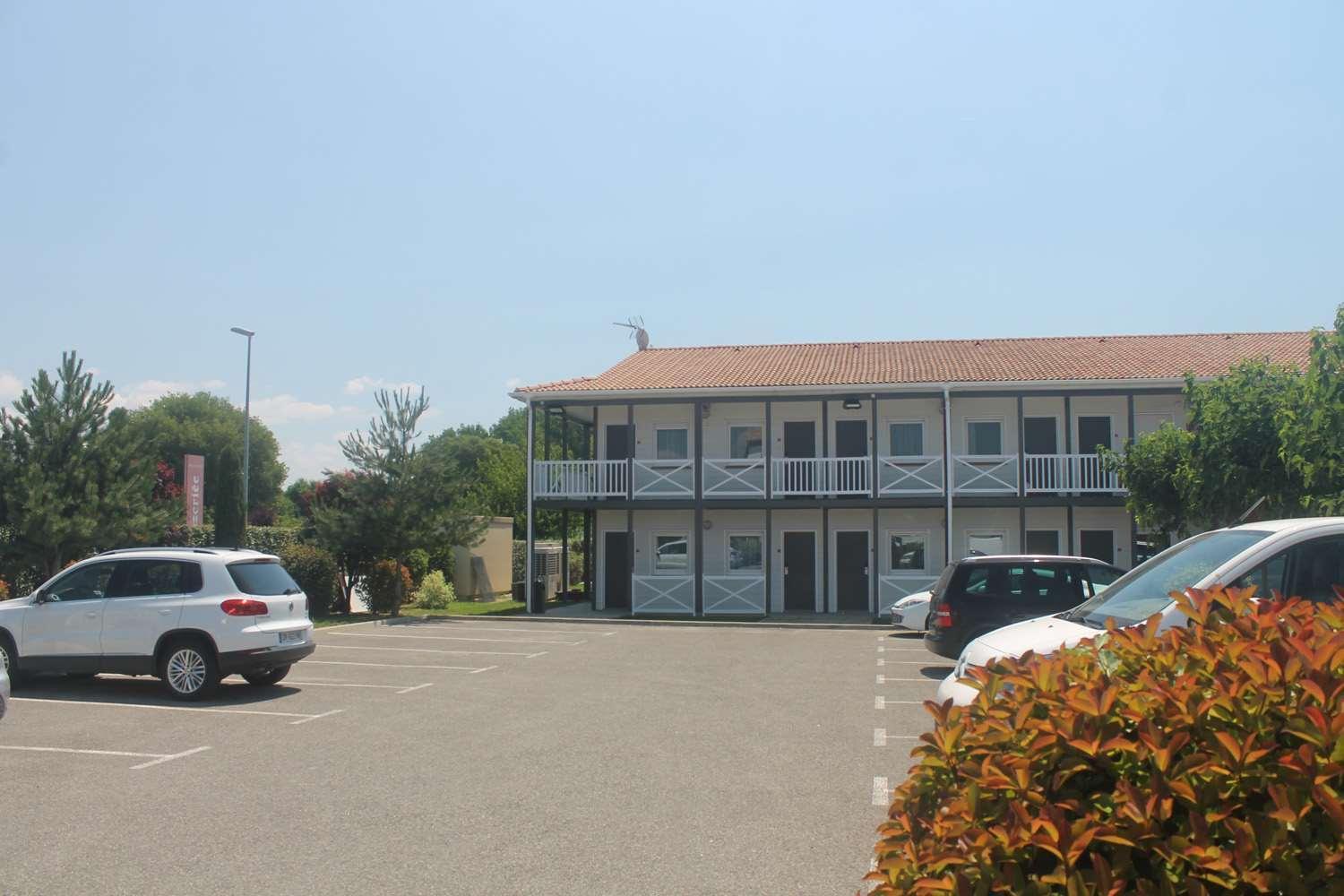 Brit Hotel Confort Manosque Cadarache Exterior foto