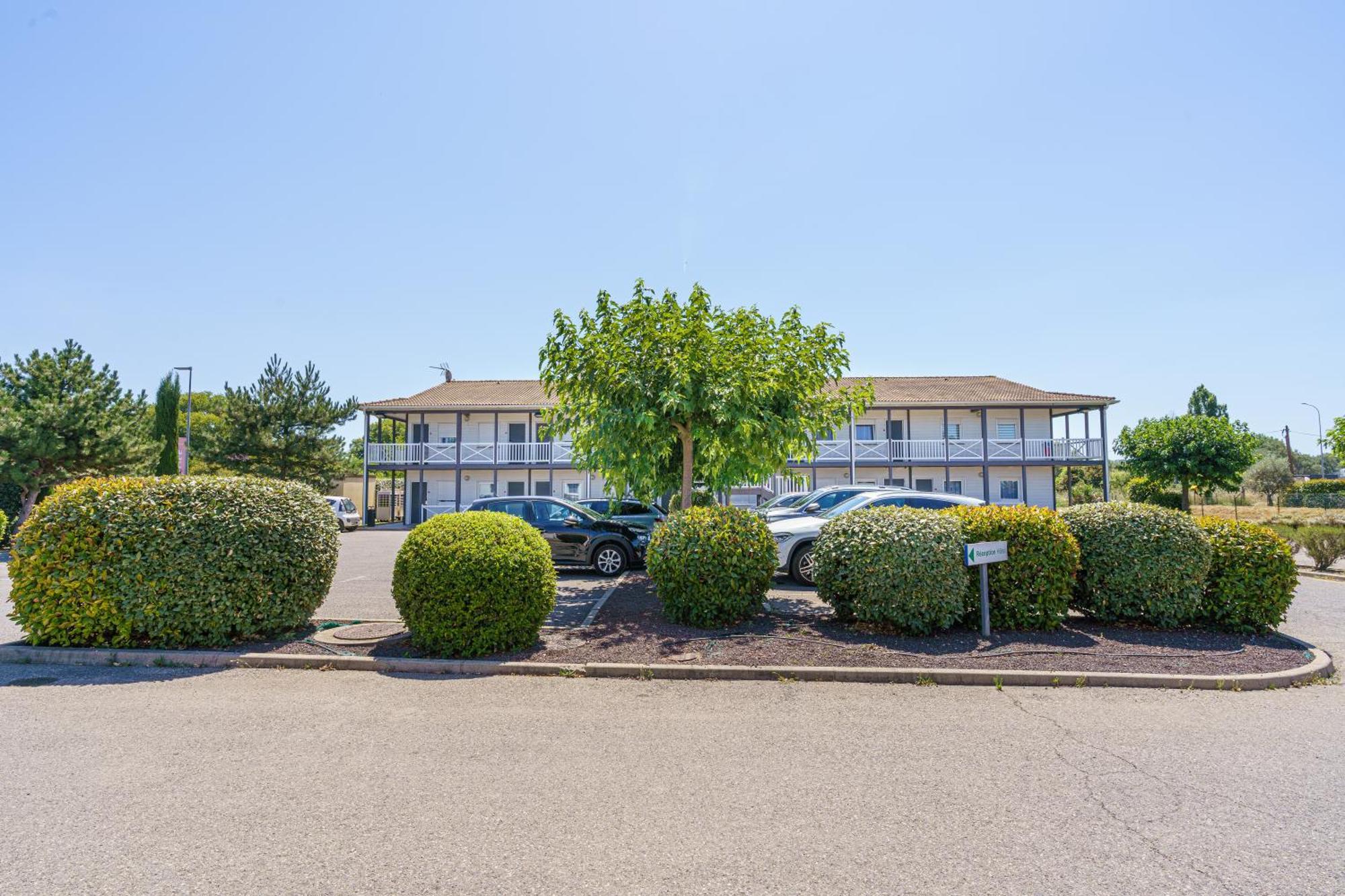 Brit Hotel Confort Manosque Cadarache Exterior foto