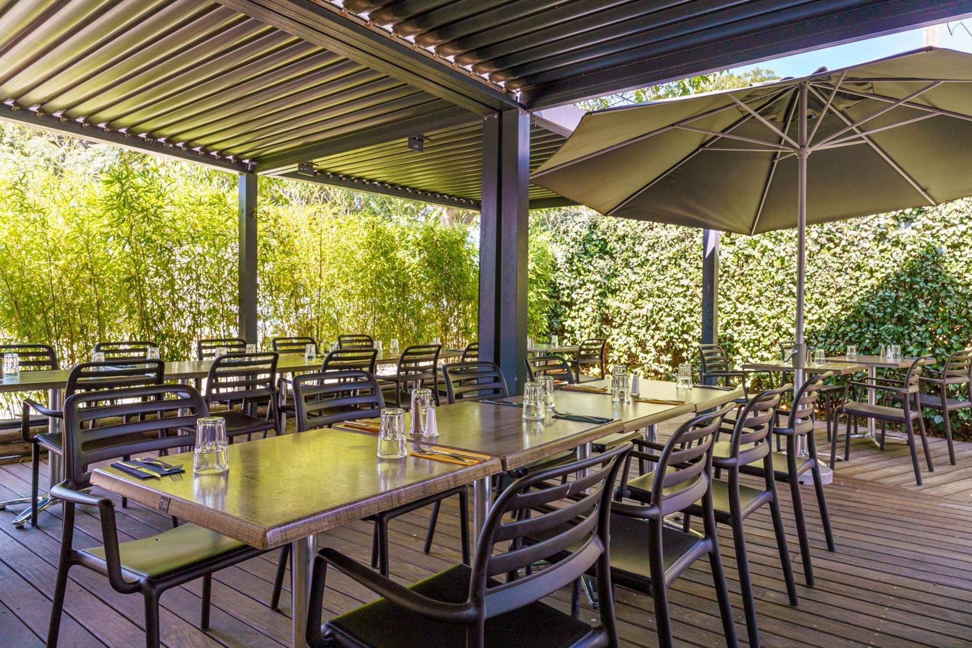 Brit Hotel Confort Manosque Cadarache Exterior foto