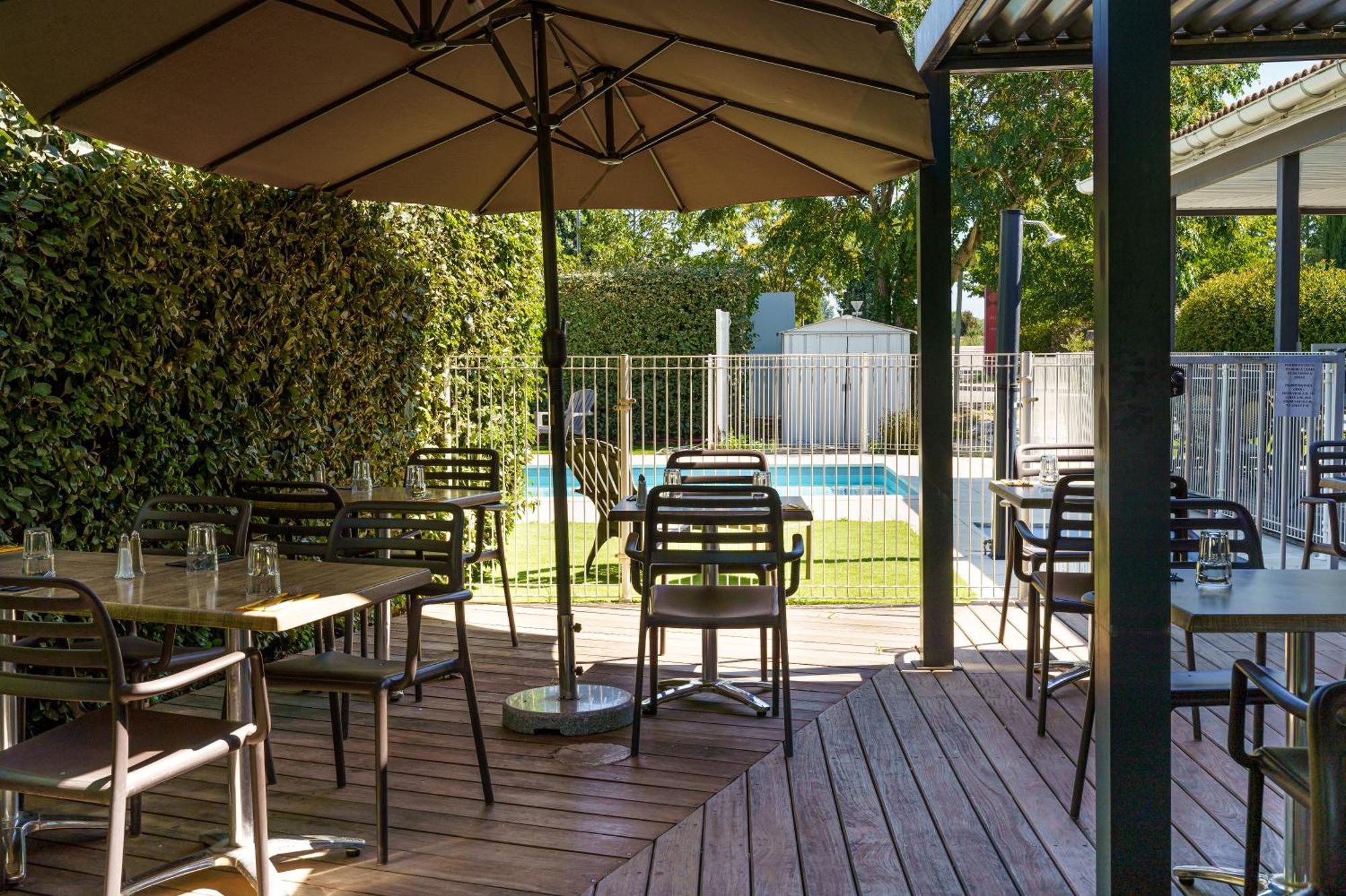 Brit Hotel Confort Manosque Cadarache Exterior foto