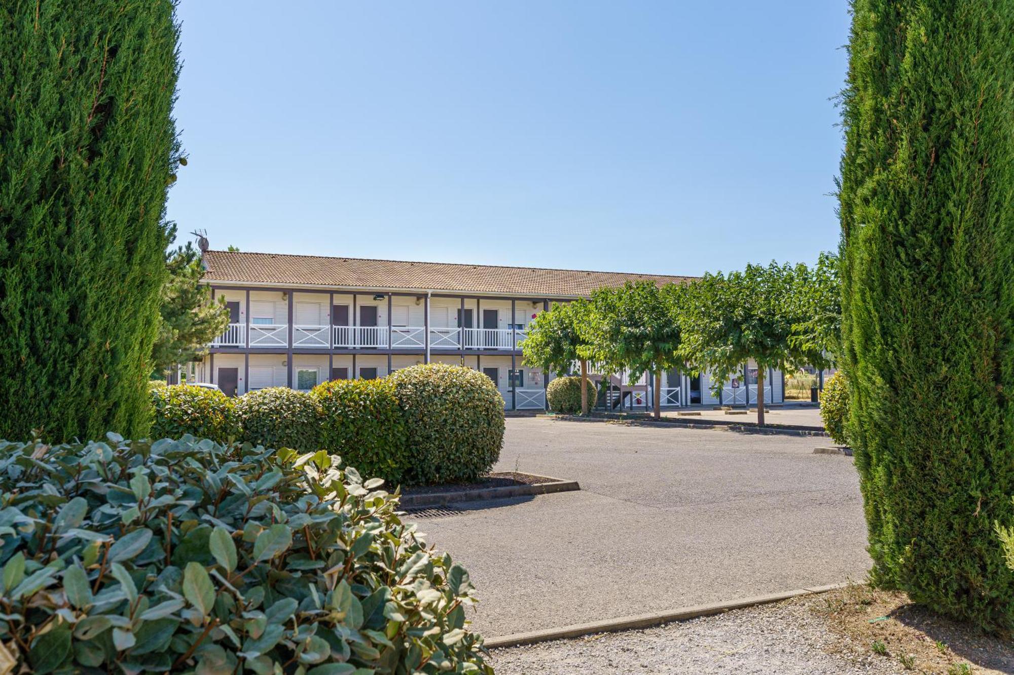 Brit Hotel Confort Manosque Cadarache Exterior foto