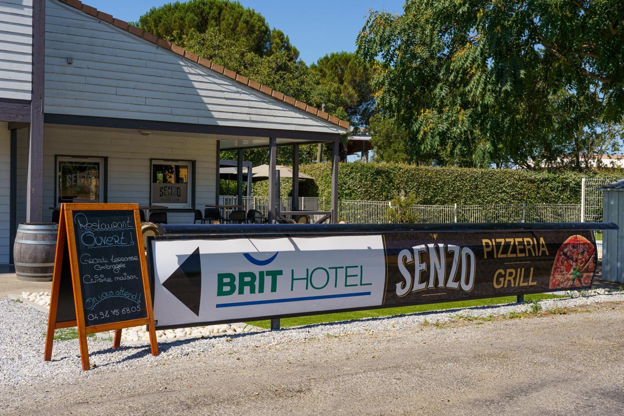 Brit Hotel Confort Manosque Cadarache Exterior foto