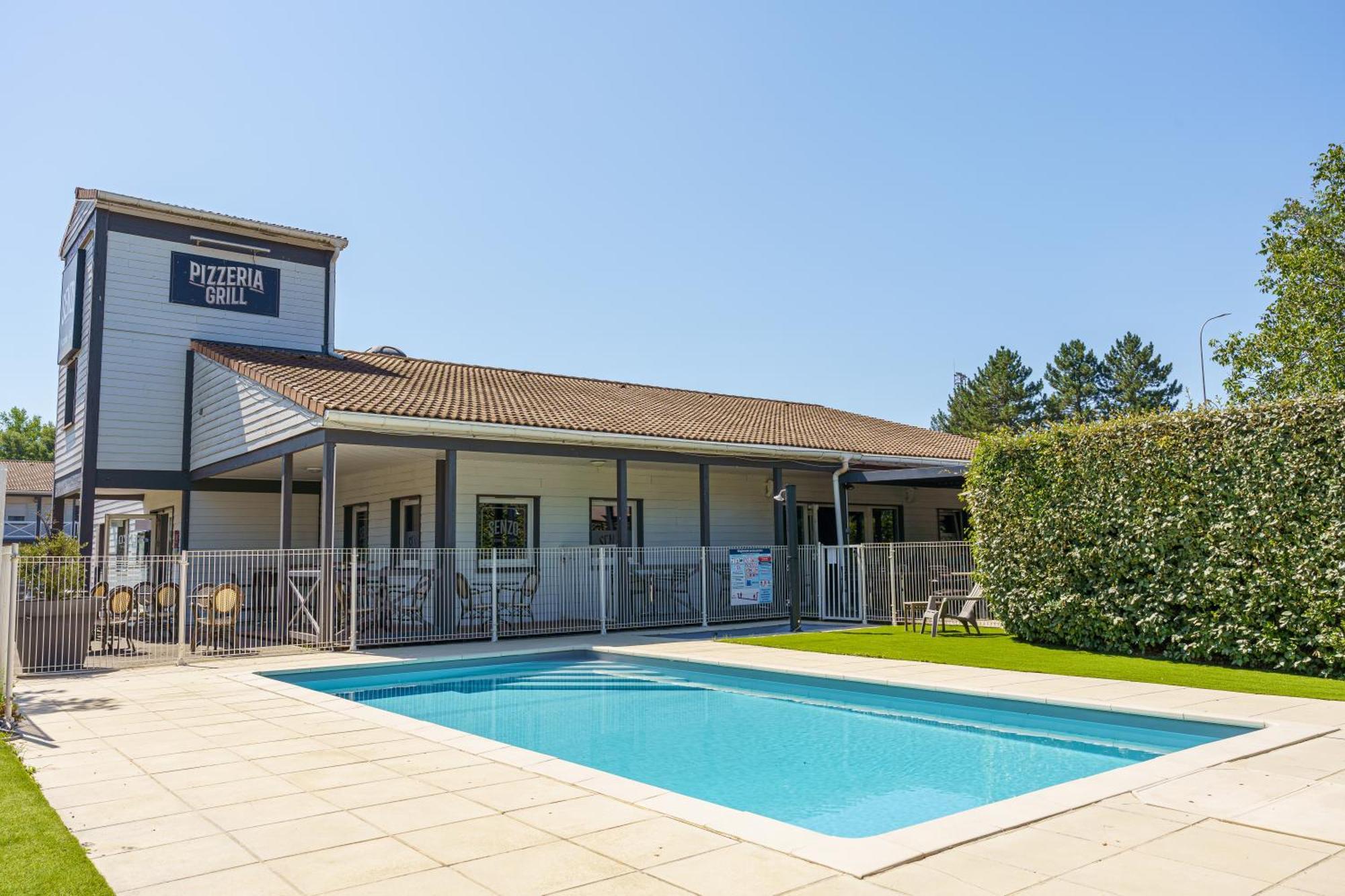Brit Hotel Confort Manosque Cadarache Exterior foto