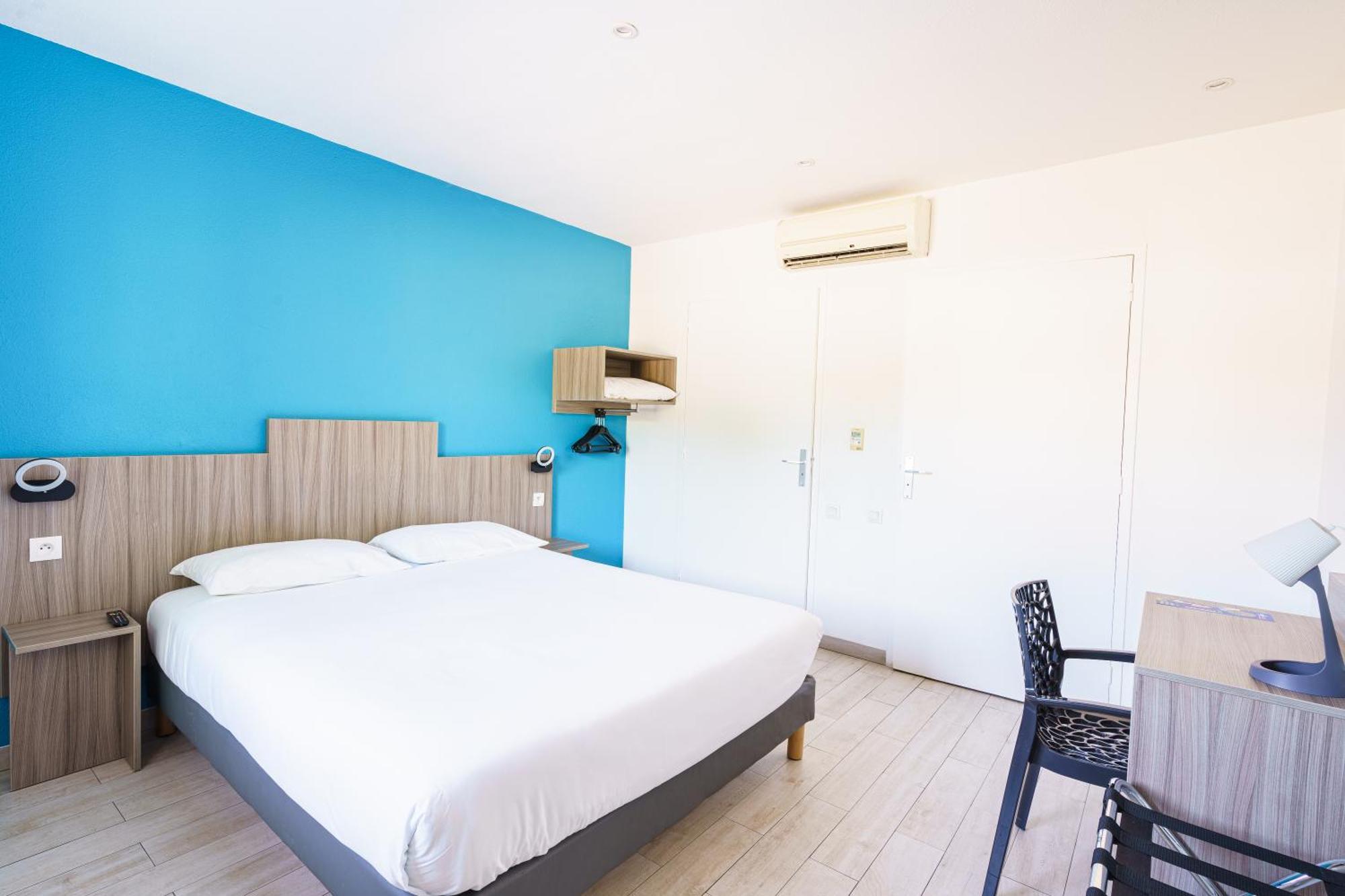 Brit Hotel Confort Manosque Cadarache Exterior foto