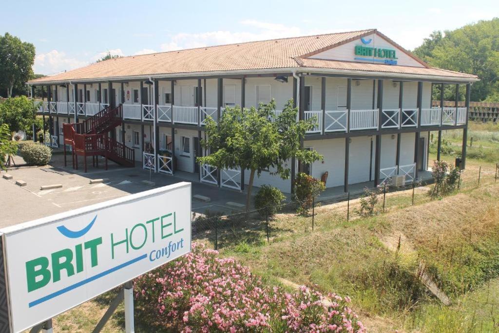 Brit Hotel Confort Manosque Cadarache Exterior foto